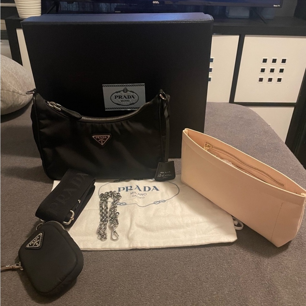 Authentic Prada Re-Edition 2005 Re-Nylon bag